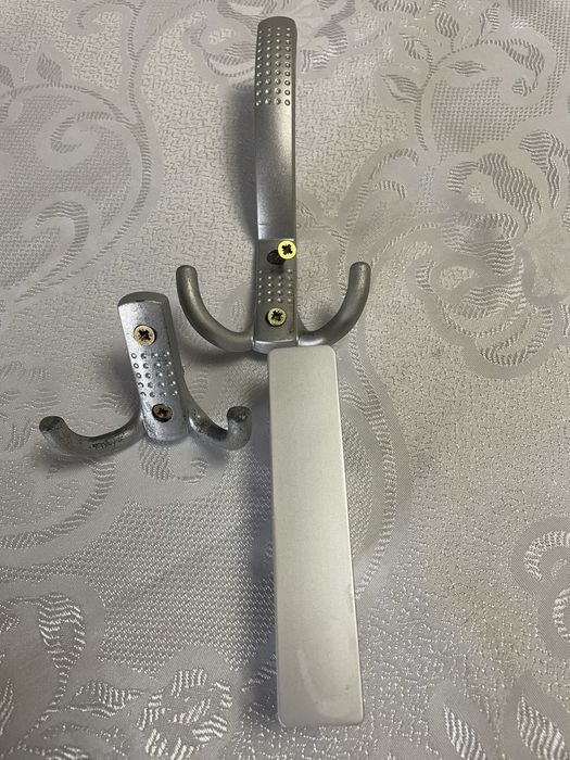 Vand manere de usa ci agatori cuier cromate