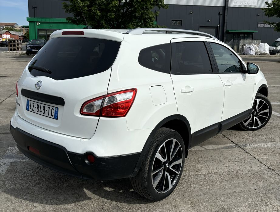 Nissan Qashqai 4X4 +2 7 Locuri 2.0 dCi Panoramic Navigatie 4x4 150 CP