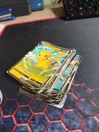 Vând cartonașe Pokemon