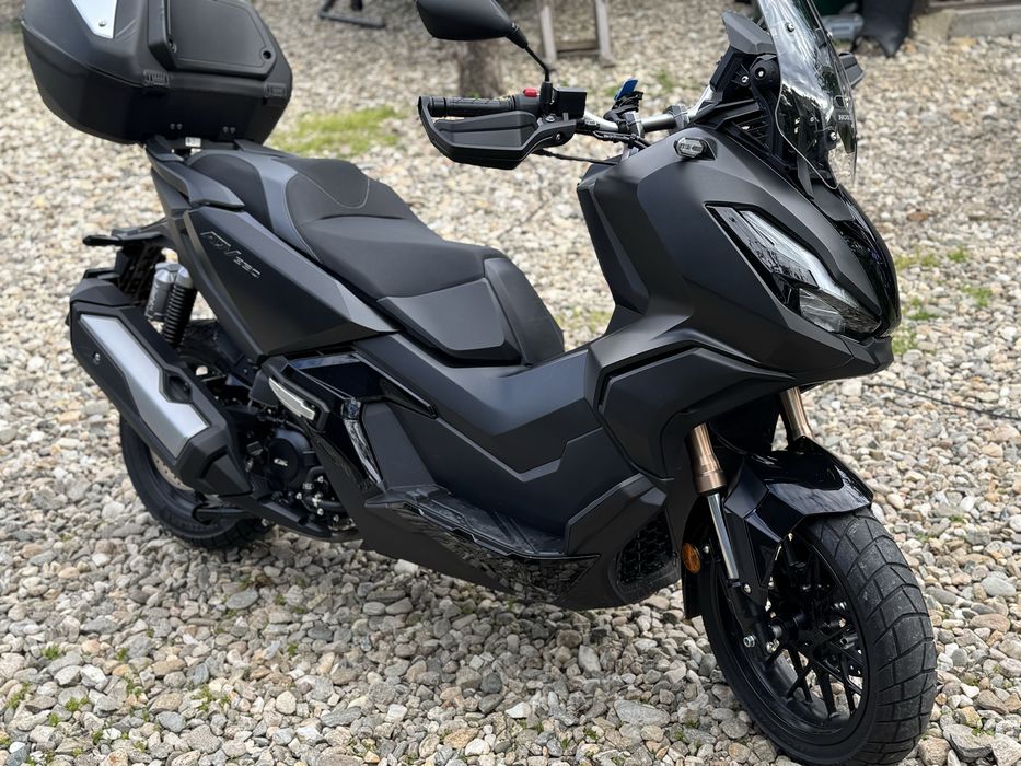 Moto scuter (scooter) Honda ADV 350 2024, 1900 km, ca nou, impecabil