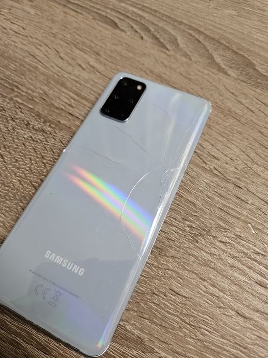 Samsung S20+ folosit cu probleme estetice