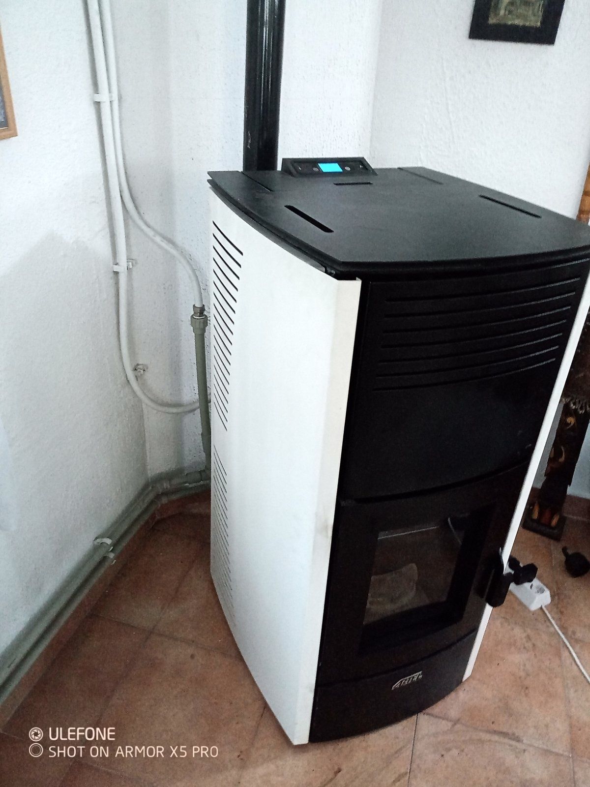 Камина пелетна с водна риза Class Thermo L17, 18kW, 420м3, бял, ARTEL