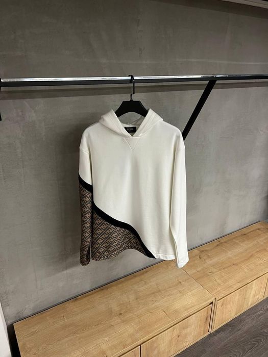 Разпродажба! Последни бройки мъжки суитшърти - различни модели