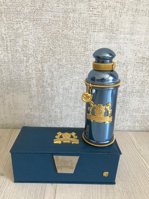 Женские духи, аромат Ванили