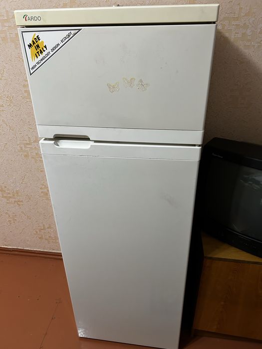 Холодильник не рабочий на запчасти