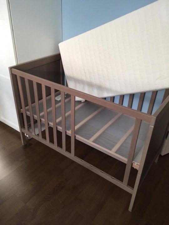 Продам детскую кроватку IKEA