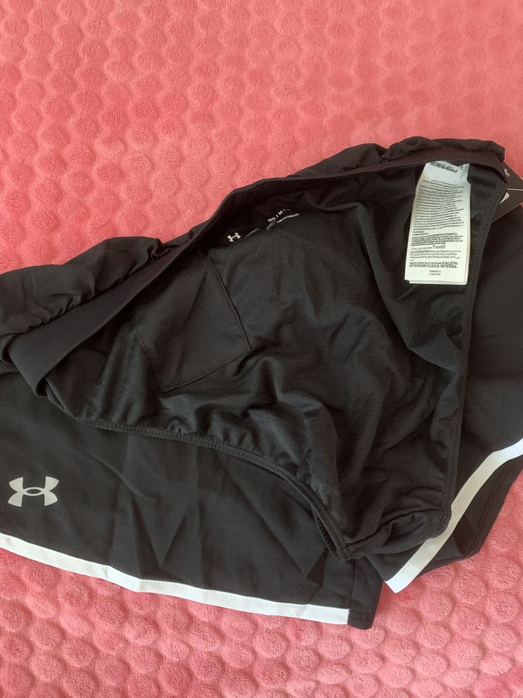 Спортни панталонки Under Armour