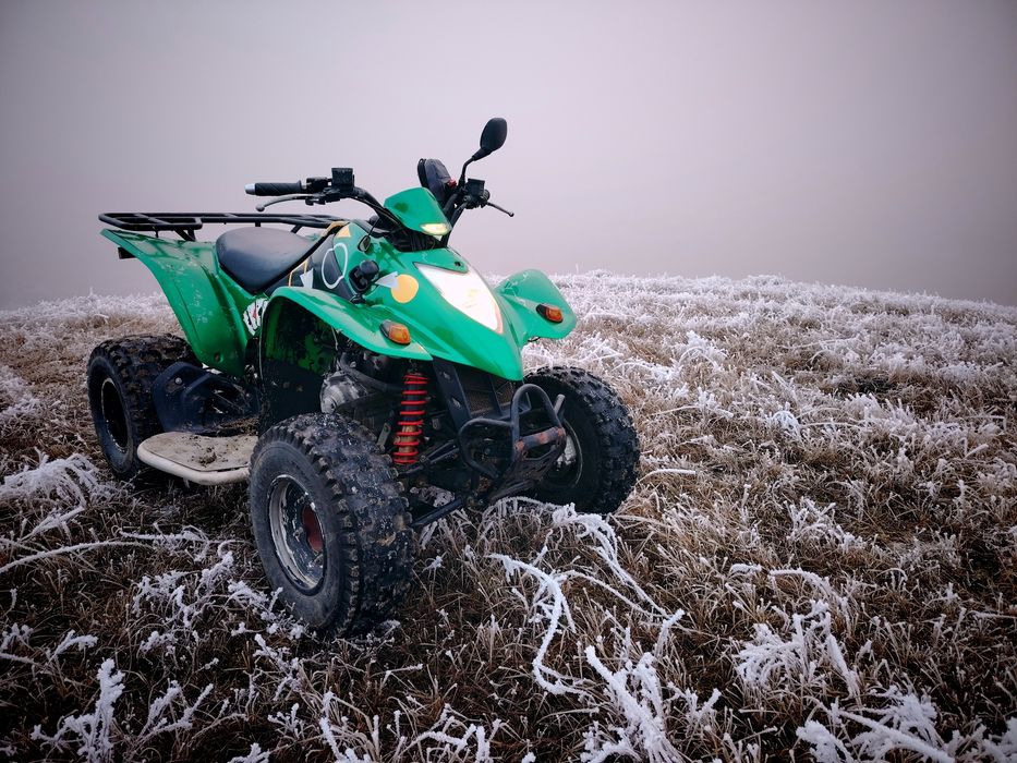 Vând kymco kxr 250