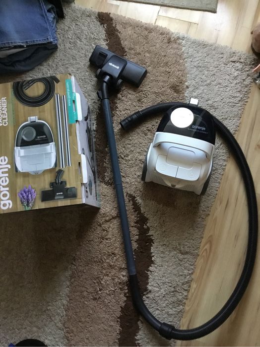 Aspirator fara sac Gorenje cu filtre curate trage fb