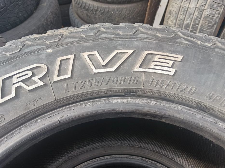 Продаю шина 255/70 R16