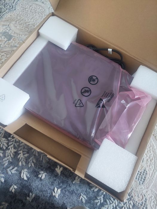 Switch sotiladi 24 talik Ethernet + option 4