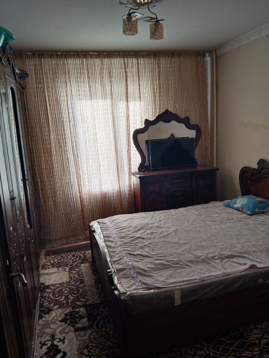 Sergeli stroitel metro 12 bekat yaqinida 4 xonali kvartira sotiladi