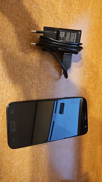 Samsung J3 2017 dual sim 16GB / 2GB cu incarcator