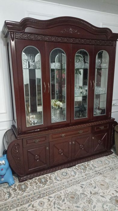 Отдам стенку в зал