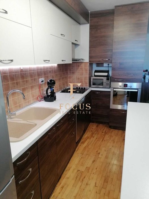 Продава се Тристаен апартамент в Пловдив, Център - 116 кв.м за 1981 €/кв.м - Снимка #2