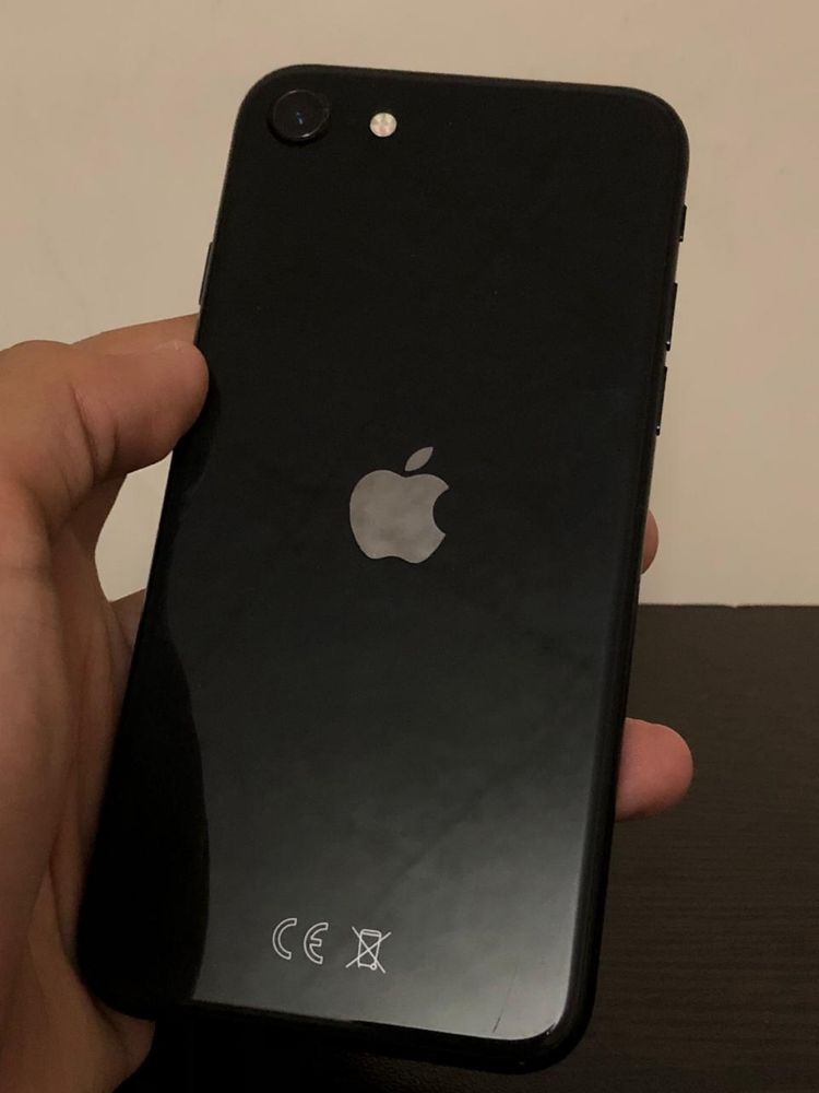 iPhone SE 2020 64гб