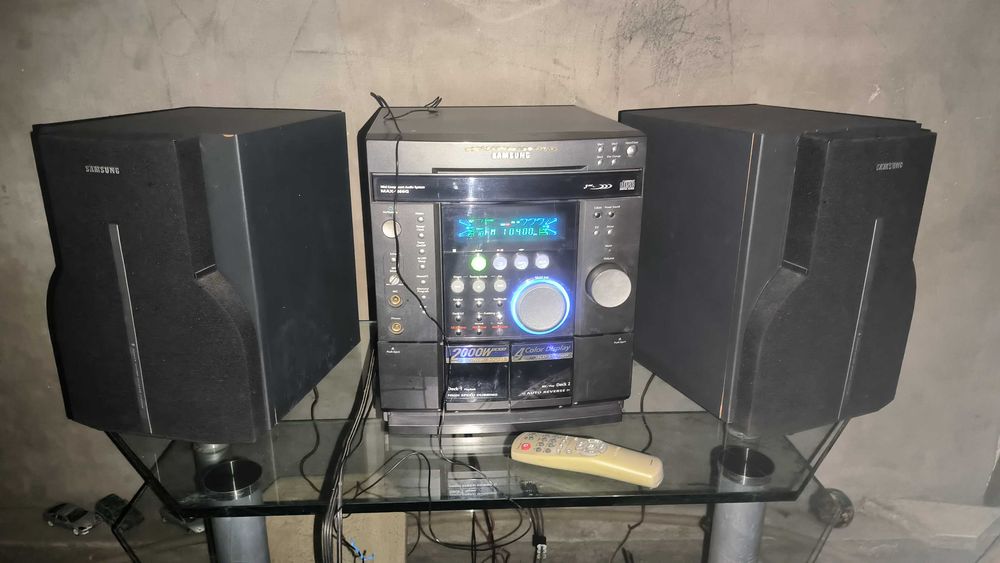 Продам музыкальный центр SAMSUNG.