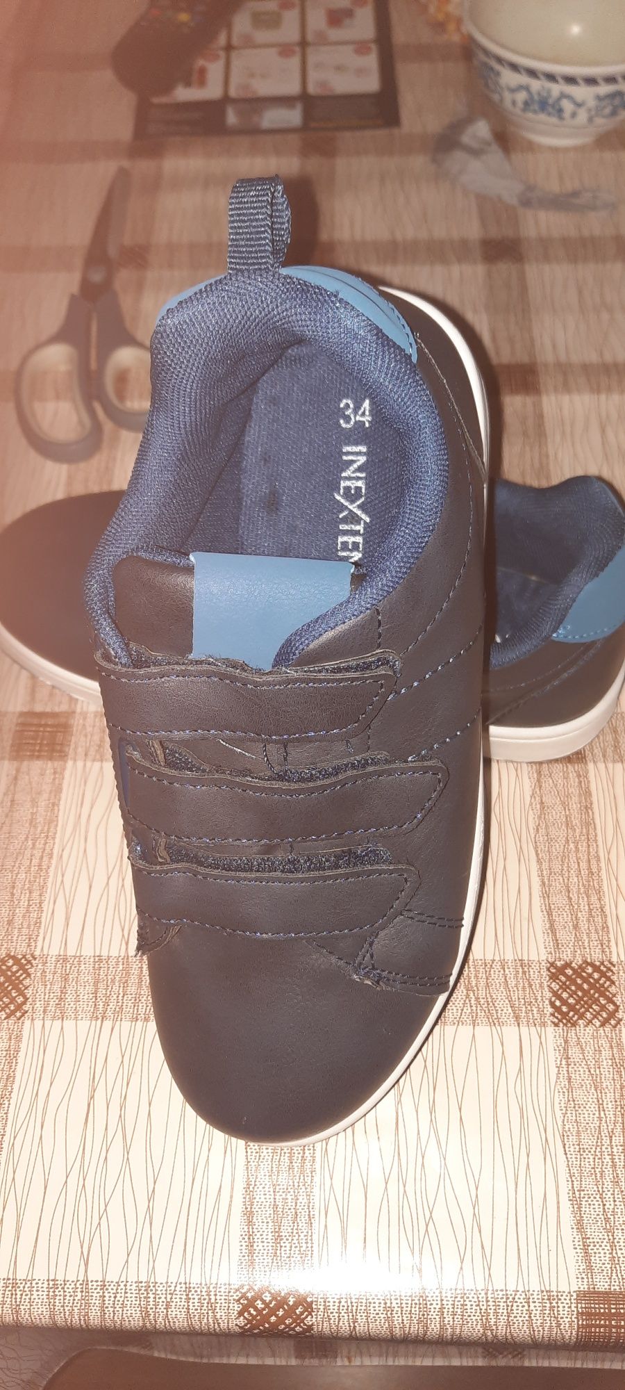 (1+1)Adidas 34 nou  ,gheata 33 doar odată purtat marime nepotrivita.