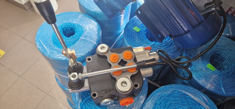 Distribuitor hidraulic 1 maneta flotant pret 435 lei se poate trimite