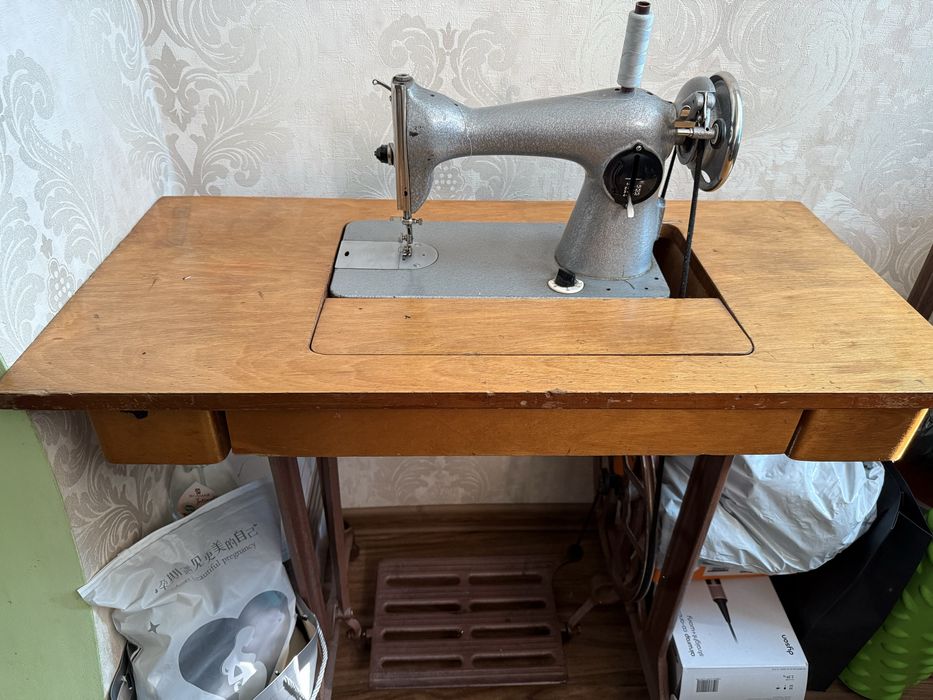 Швейная машинка,тикув машинаси