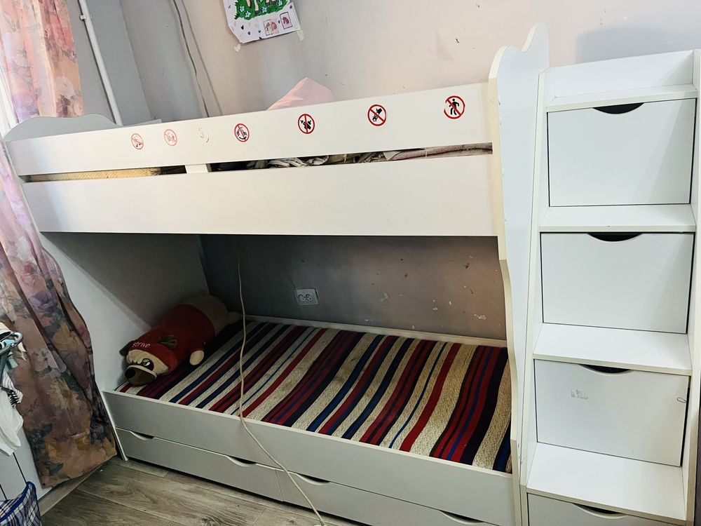 Продам двухярусную кровать