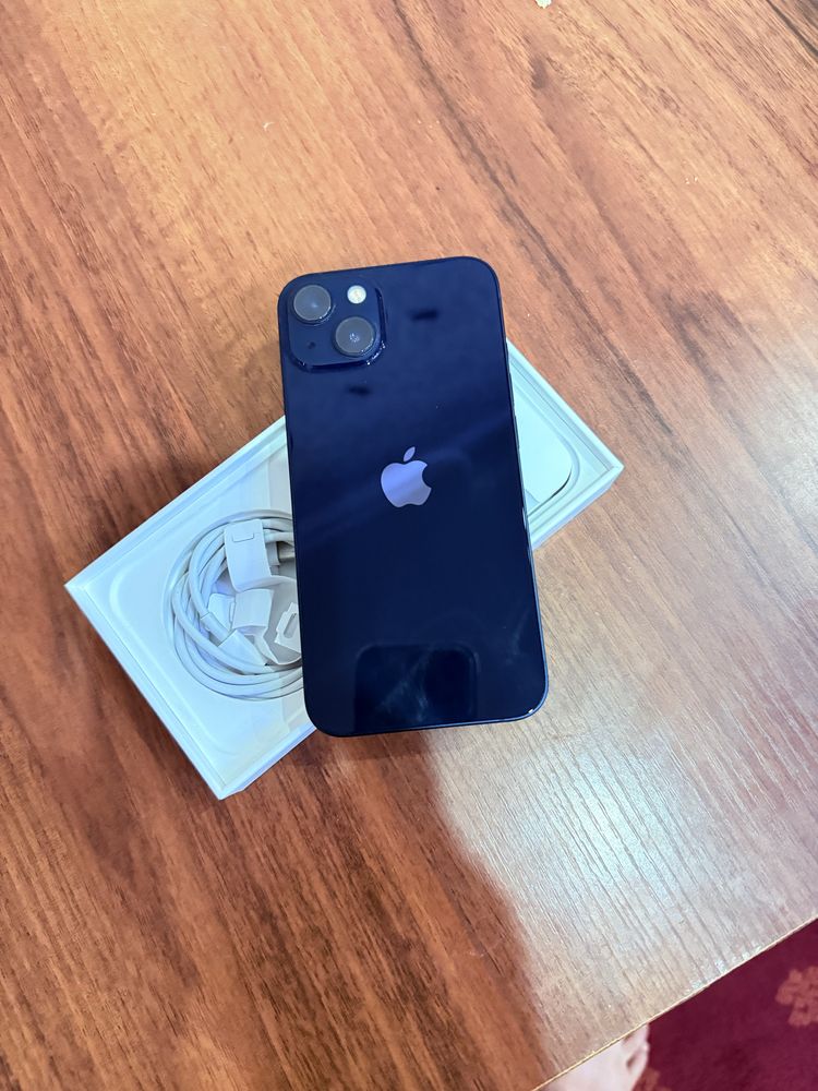 Iphone 13. 81 yomkost korobka dokument bor.