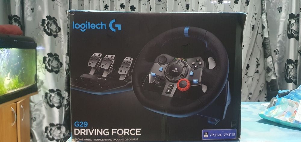 Când volan gaming Logitech G29 aproape nou.