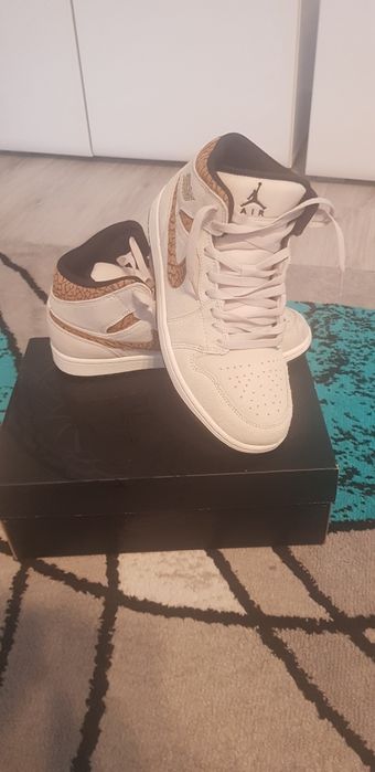Adidasi Nike Jordan 1    marimea 42