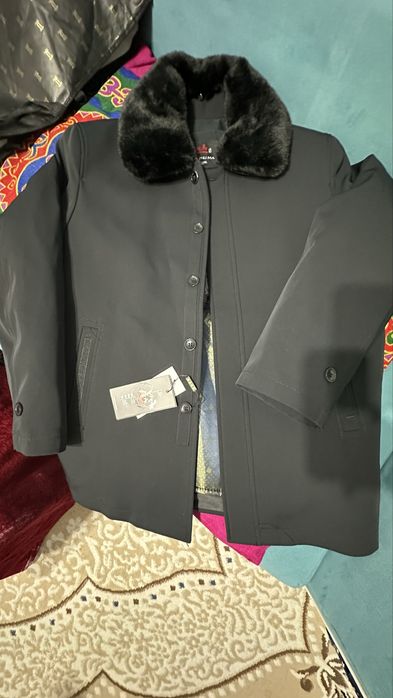 Мужкой куртка новый