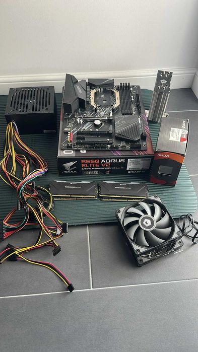 Kit Gaming (Placa de Baza B550+Procesor AMD Ryzen 7 5800x +32gb rami)