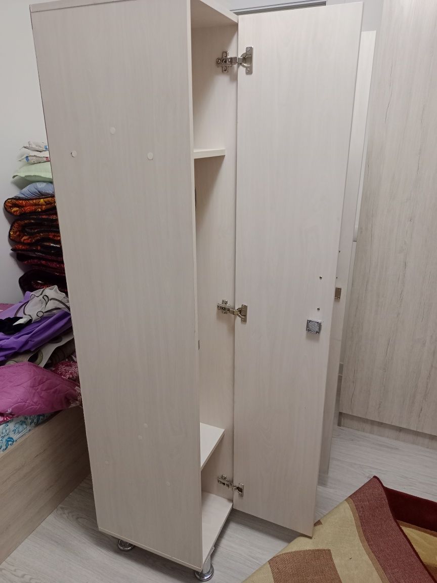 Продам детский двухярусный шкафчик 170*60 см