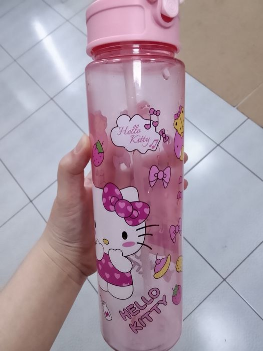 Продам бутылку hello kitty