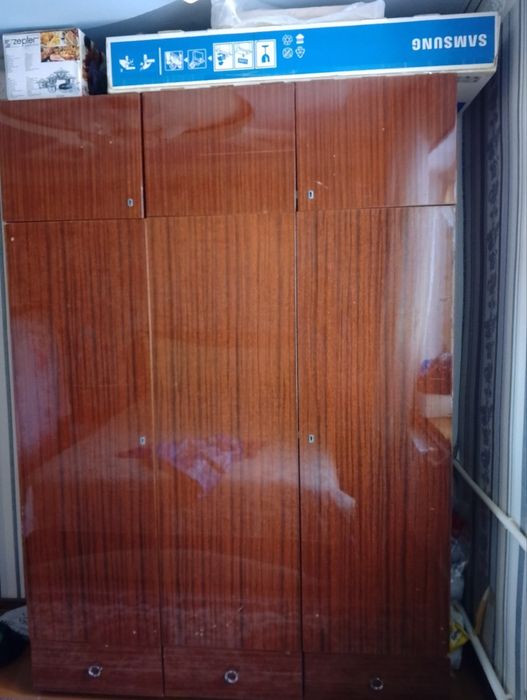 Шкаф сотилади рабочий