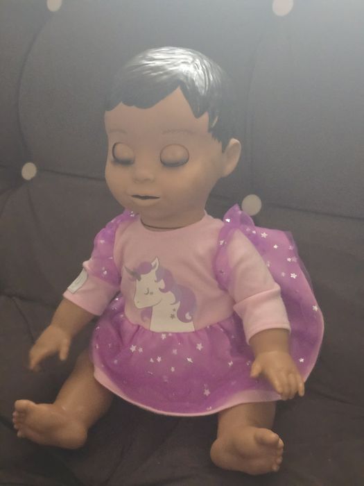 Vand papusa interactiva luvabella