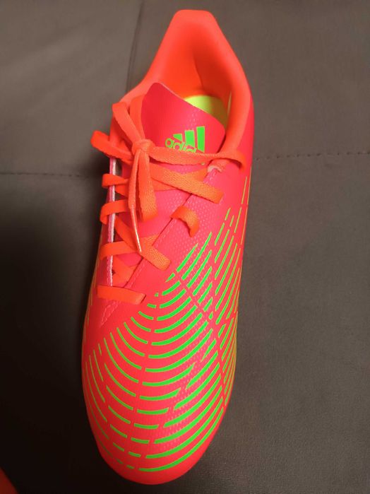 Адидас бутонки-калеври