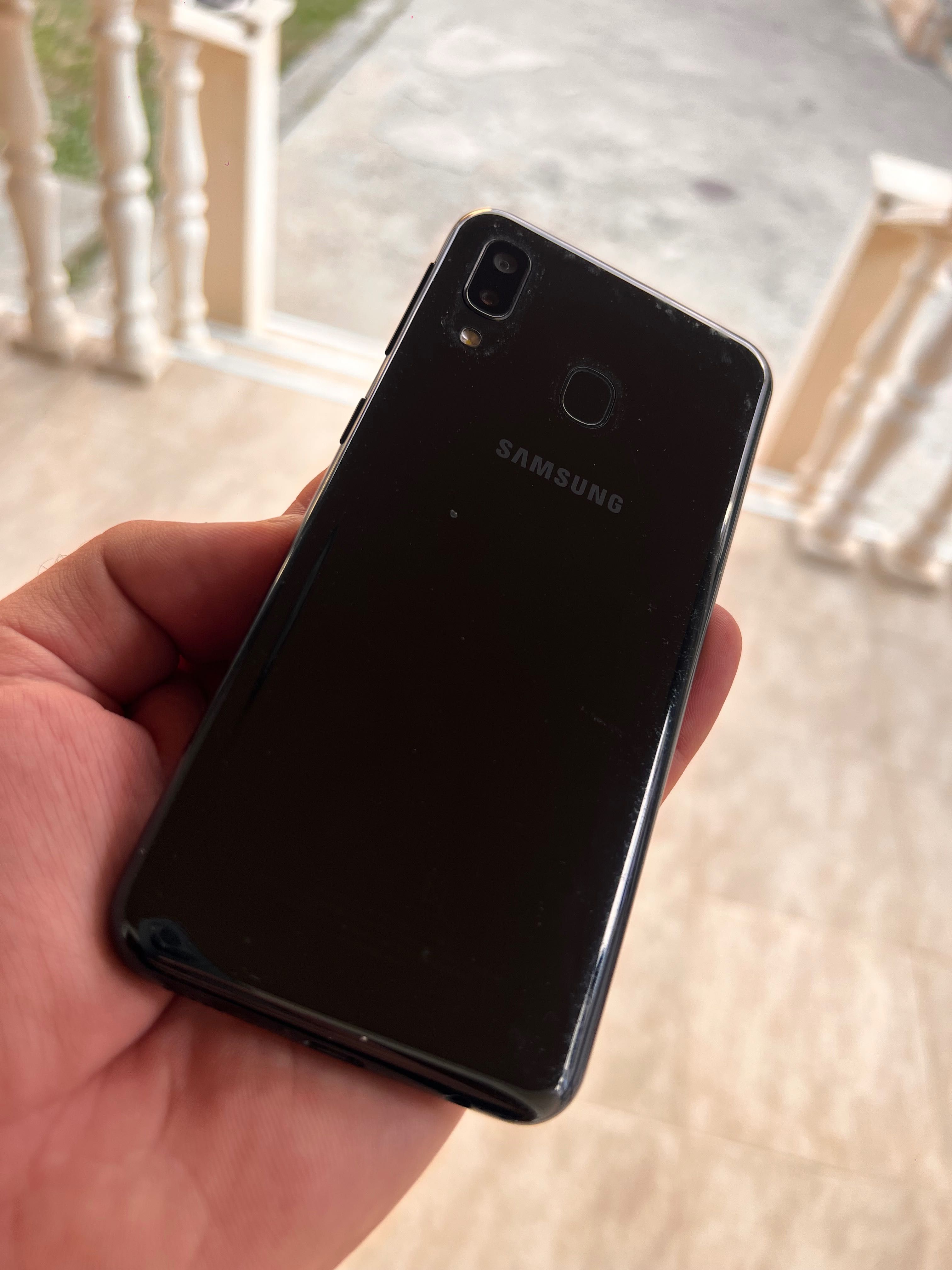 Samsung A20e като нов