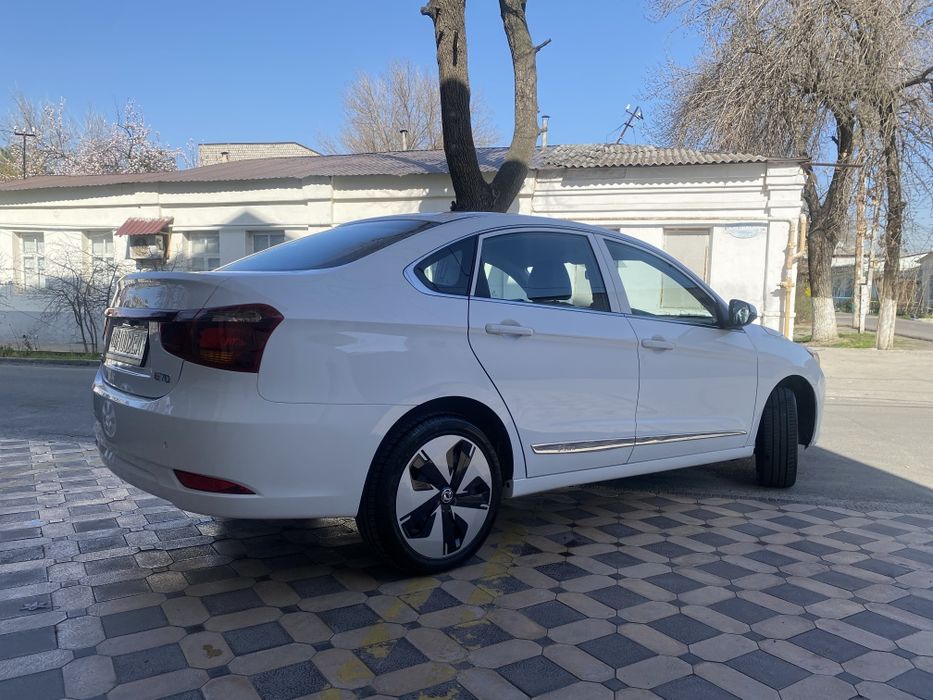 Dongfeng aelous E 70