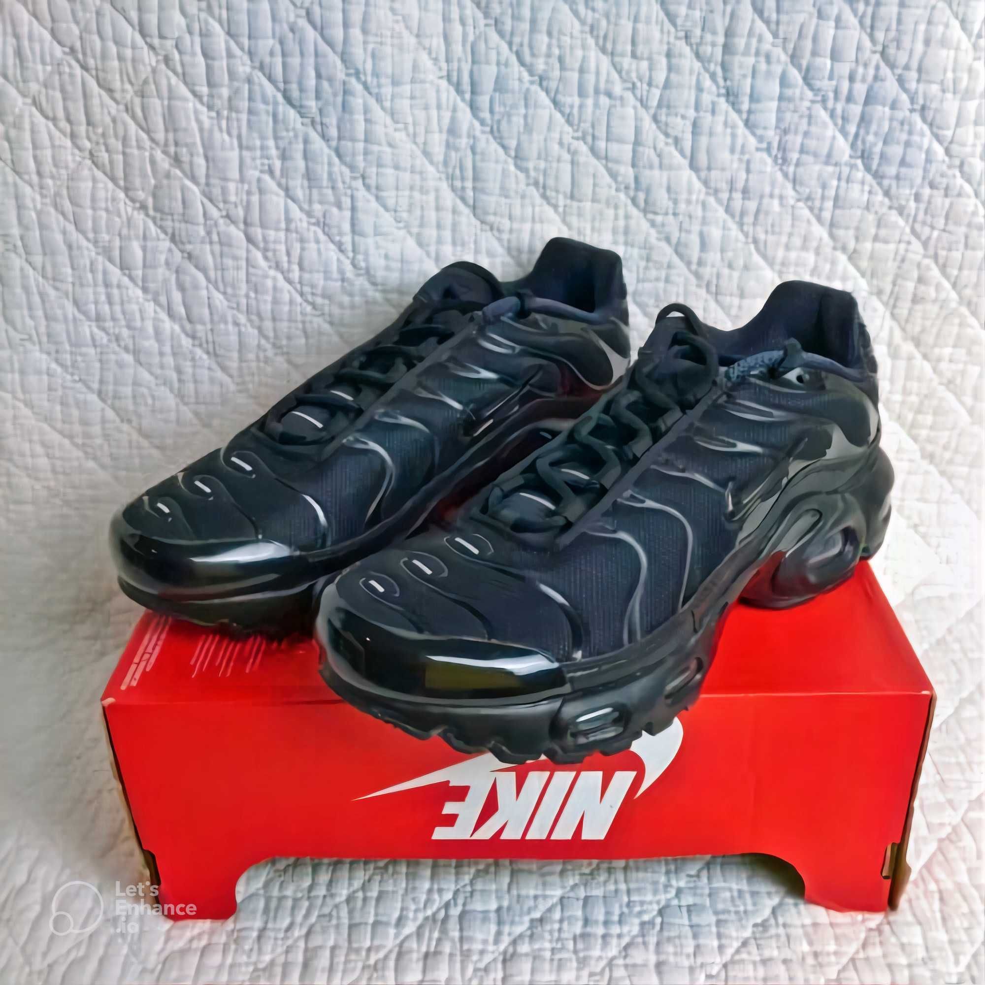 Обувки Nike / Air Max Plus 'Black' TN +КУТИЯ