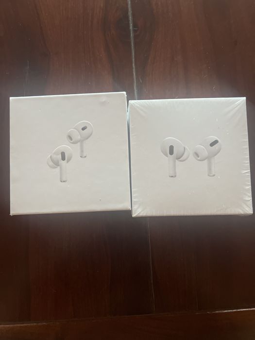 Casti AirPods Pro gen2 si prima gen
