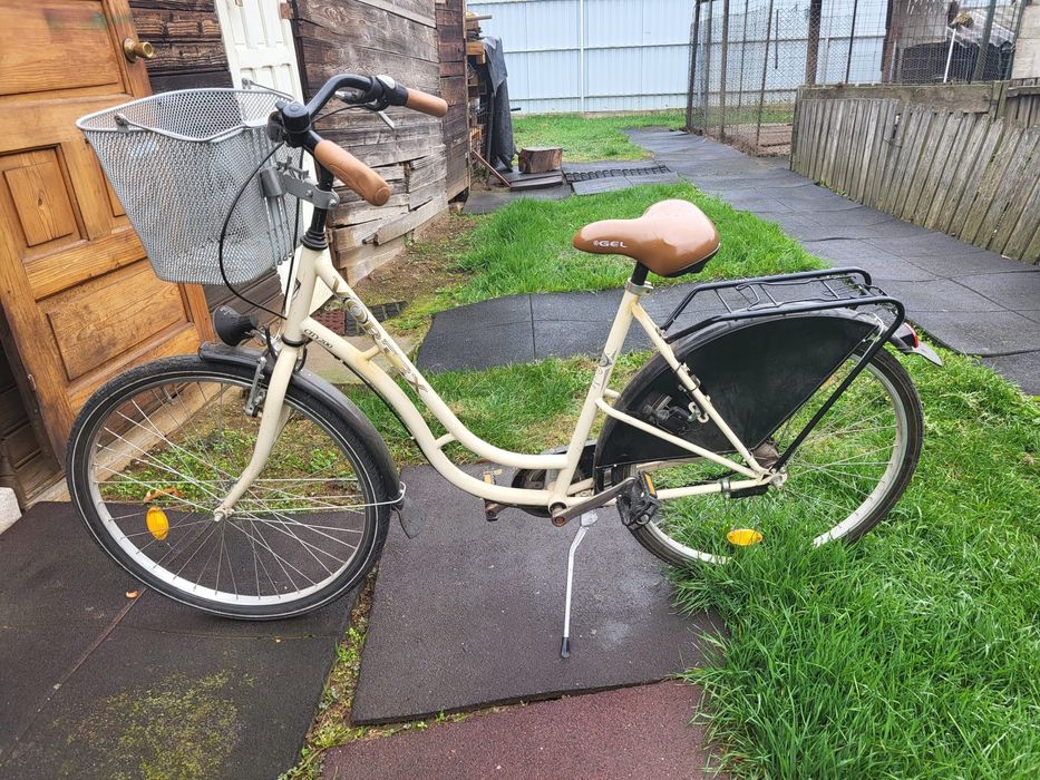 Bicicleta dama vortex  buna. Are 3 viteze