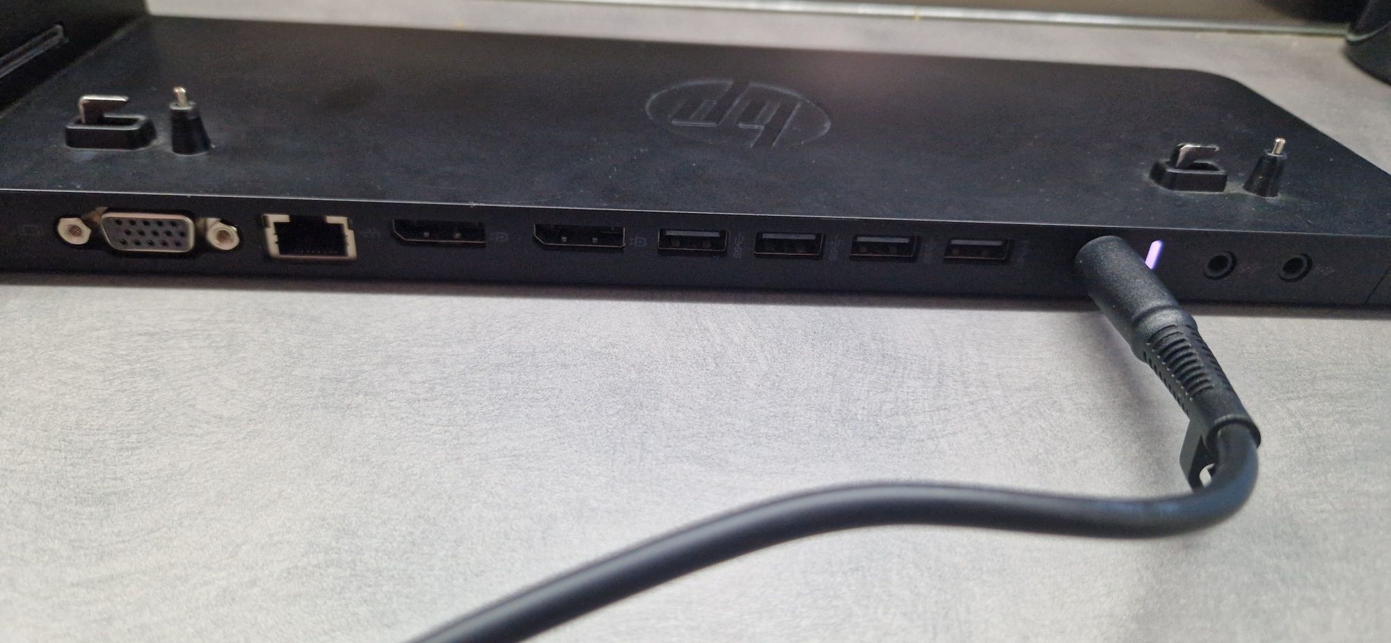 HP ultrathin docking station 2013HP ultrathin docking station 2013
