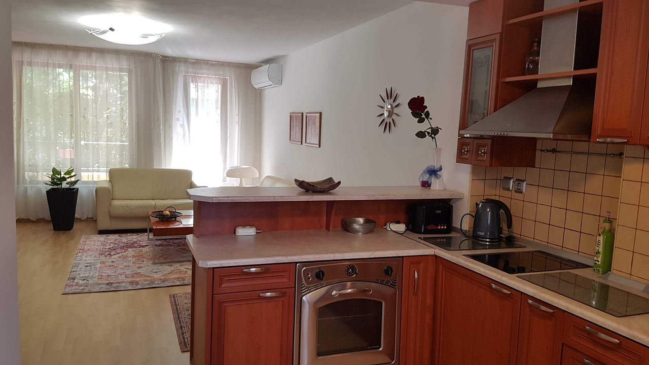 Дава се под наем Тристаен апартамент в Варна, Спортна зала - 86 кв.м за 700 € - Снимка #16