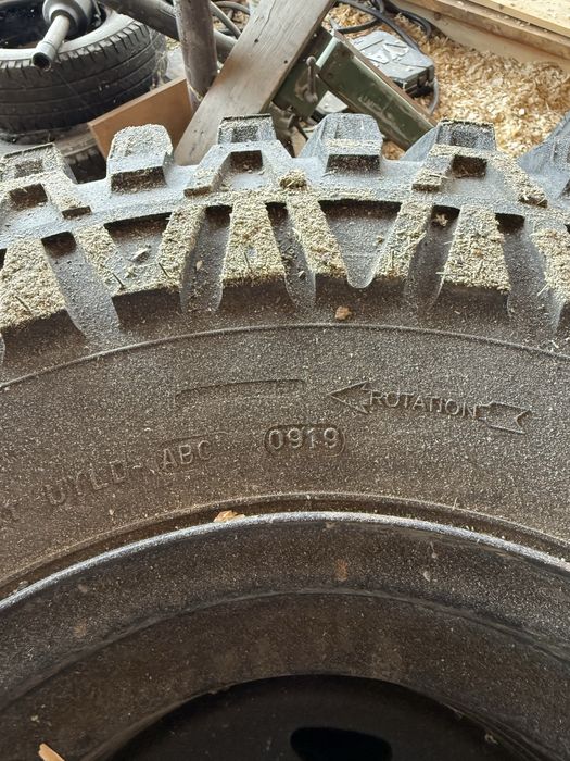 Maxxis Mudzilla 37 / 13.5 / R15