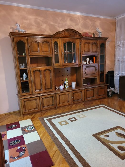 Casă de închiriat