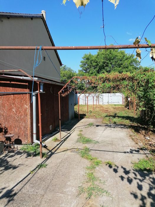 Casă de vânzare cu 1400 mp teren