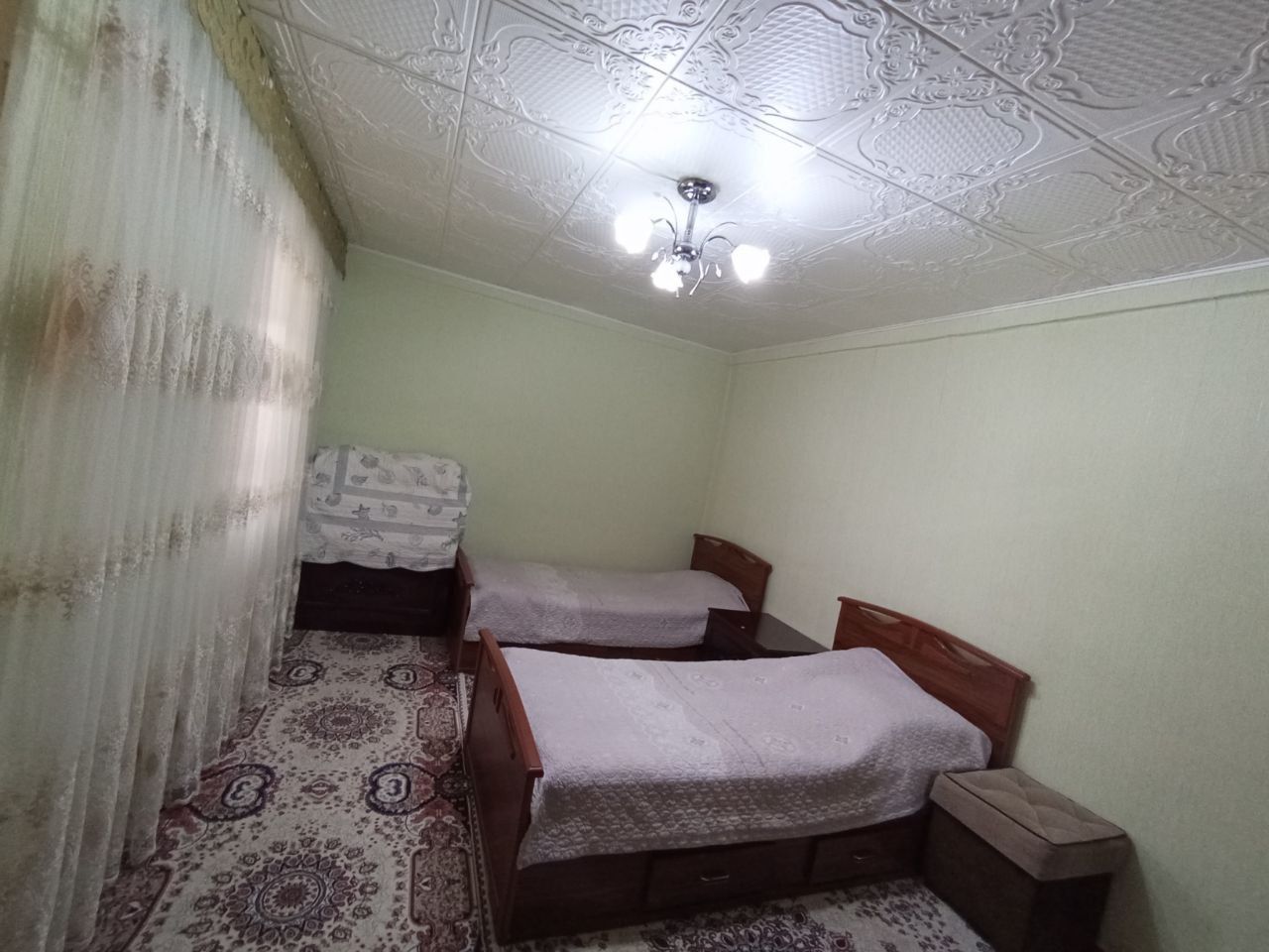 Qibray dormonda uchastka sotiladi 6,sotok. Yolni yuzi 1 liniya.