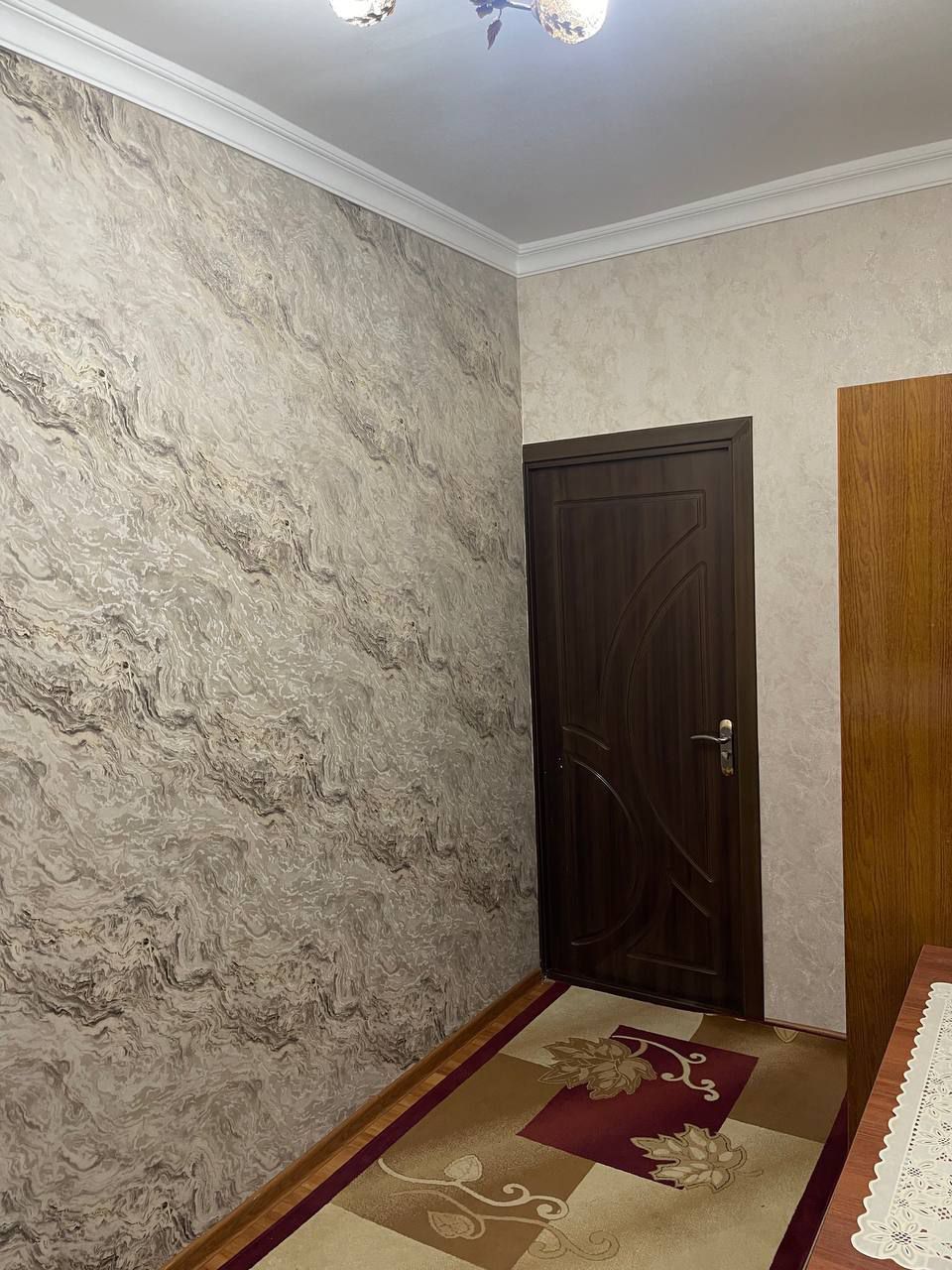 Себзор Ц-(17-18)  3/3/9. Срочно продается квартира. Метро
 3/3/9 . Ме