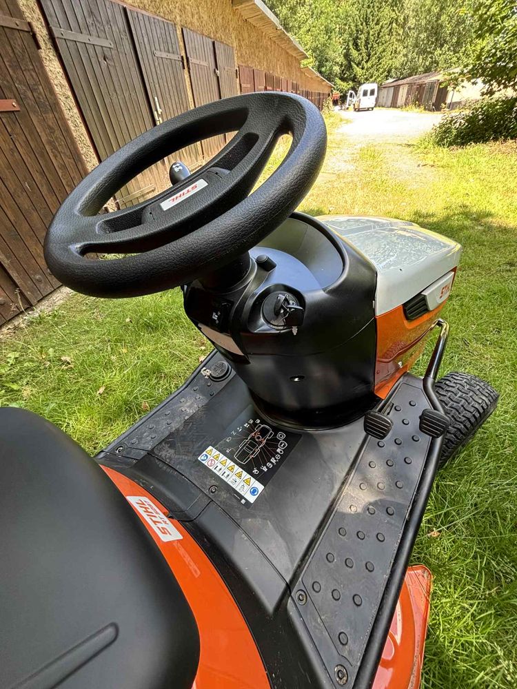 ЧИСТО НОВА! Тракторна косачка STIHL RT 5097