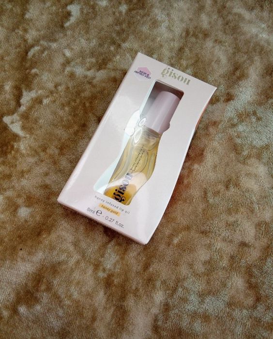 Gisou Honey Infused Lip Oil