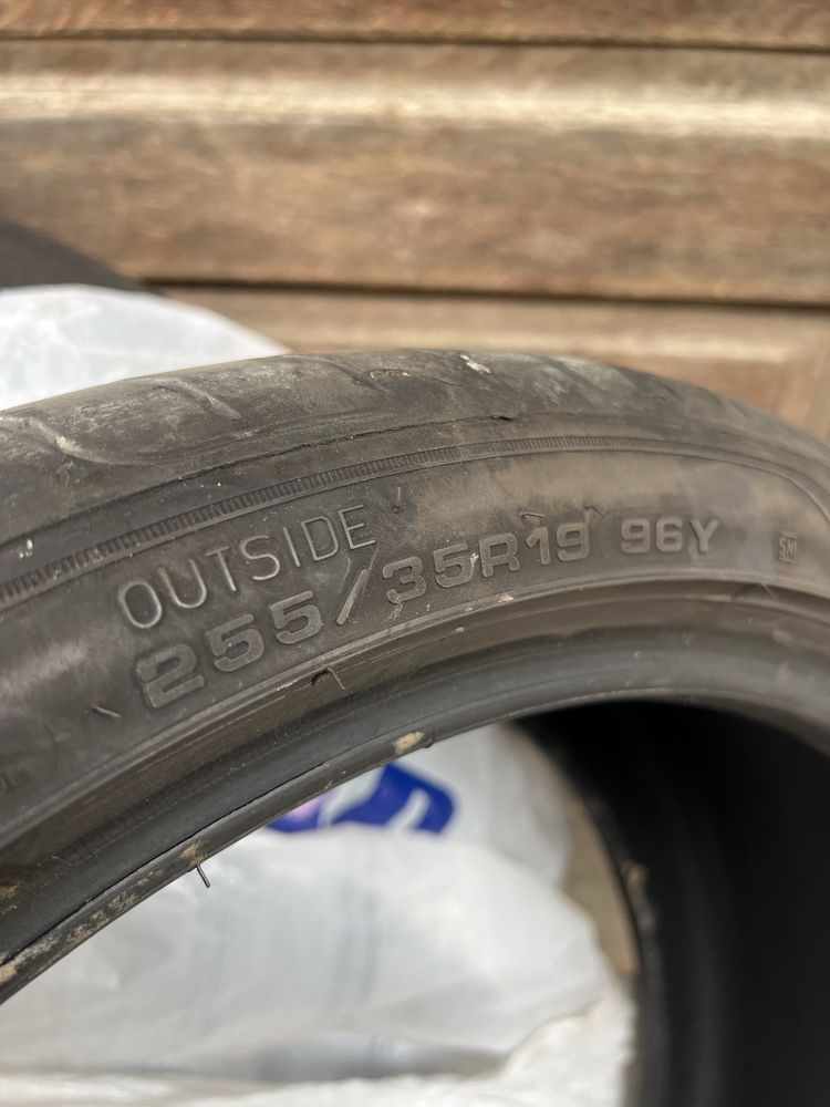 Cauciucuri vara 255/35/19 + 225/40/19  GoodYear PRET MIC 100€ 4buc